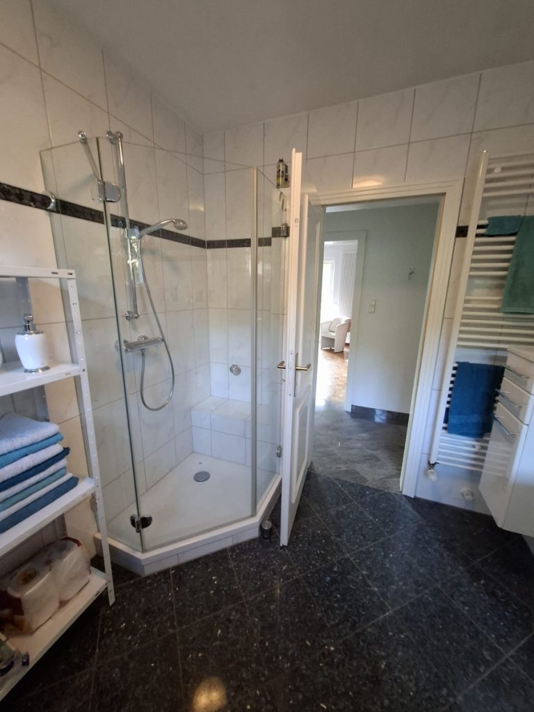 Provisionsfrei für den Käufer: Freistehendes Einfamilienhaus in Stade mit tollem Grundstück