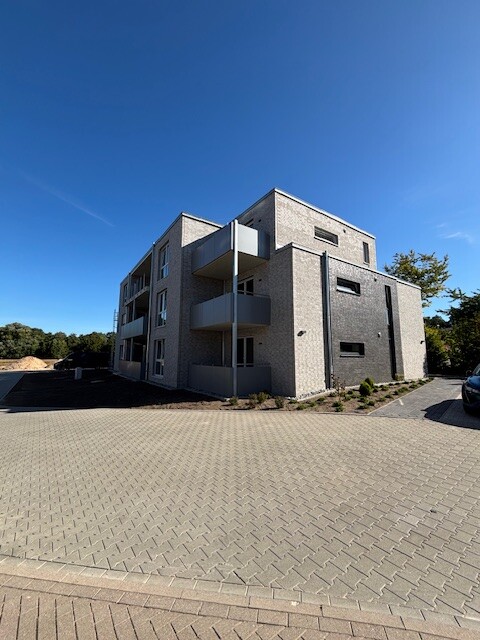 Erstbezug im Neubau: 2 Zimmer auf ca. 64 m² im 1. Obergeschoss mit Aufzug und tollem Balkon!
