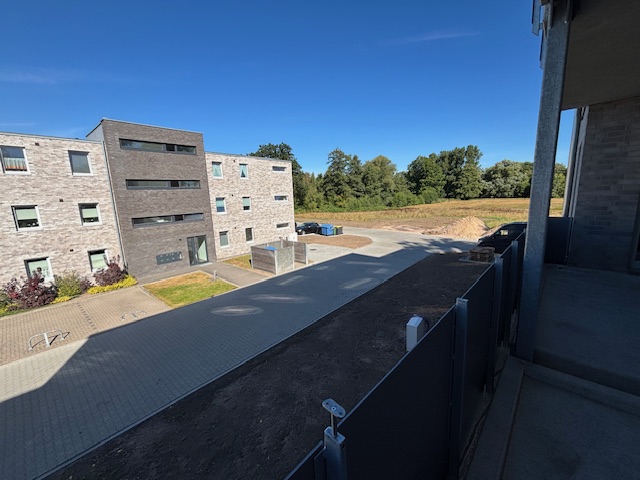 Erstbezug im Neubau: 2 Zimmer auf ca. 64 m² im 1. Obergeschoss mit Aufzug und tollem Balkon!