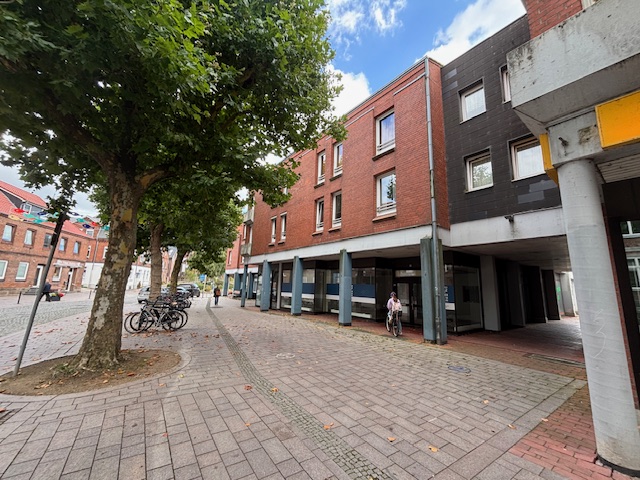 Tiefgaragenstellplatz im Zentrum von Plön zu vermieten!