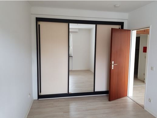 Renovierte 2-Zimmer-Wohnung in zentraler Lage in Neumünster zu vermieten!