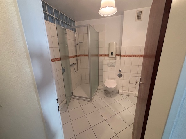 Renovierte 2-Zimmer-Wohnung in zentraler Lage in Neumünster zu vermieten!