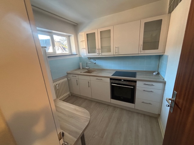 Renovierte 2-Zimmer-Wohnung in zentraler Lage in Neumünster zu vermieten!