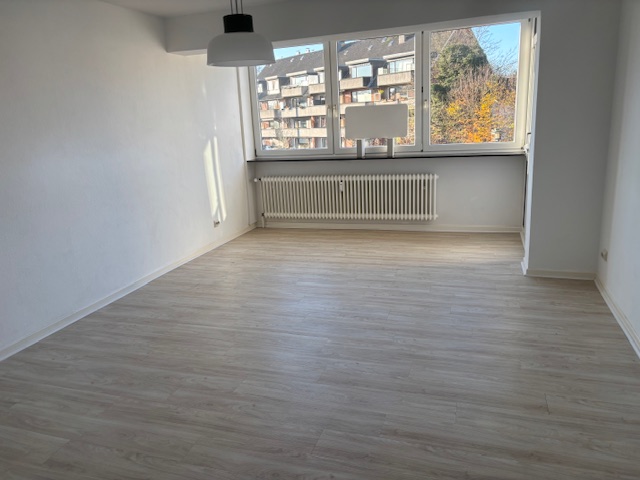 Renovierte 2-Zimmer-Wohnung in zentraler Lage in Neumünster zu vermieten!