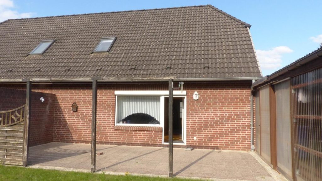 Neuer Preis: Gepflegte Doppelhaushälfte mit Doppelgarage in ruhiger Lage in Boostedt zu verkaufen