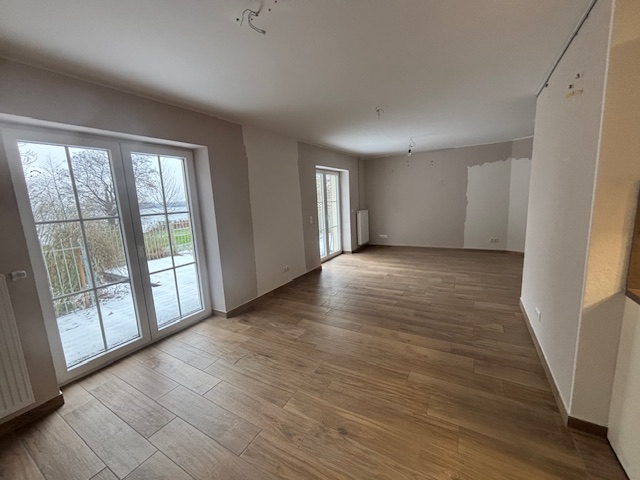 Näher am Plöner See ist kaum möglich: Voll sanierte Ferienwohnung für die Langzeitvermietung!