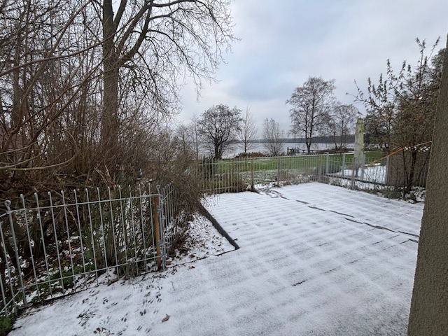 Näher am Plöner See ist kaum möglich: Voll sanierte Ferienwohnung für die Langzeitvermietung!
