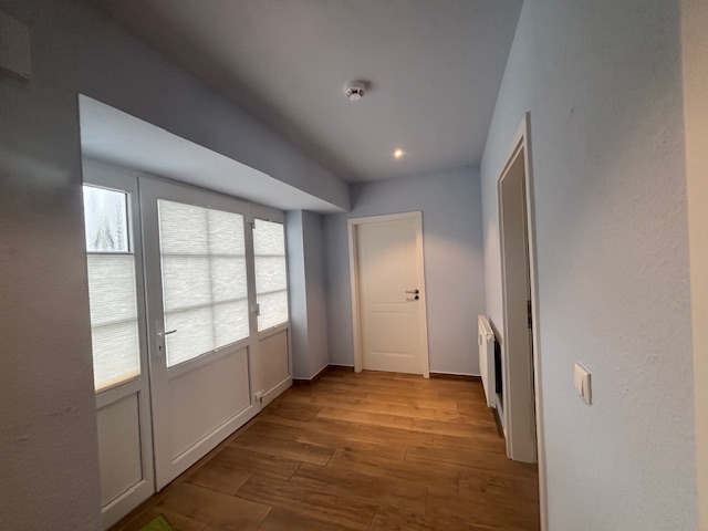 Näher am Plöner See ist kaum möglich: Voll sanierte Ferienwohnung für die Langzeitvermietung!