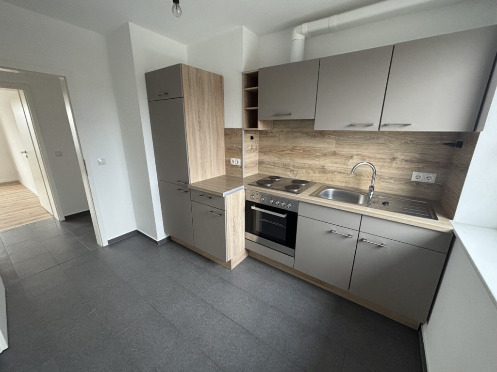 Toll geschnittene, renovierte 3-Zimmer-Wohnung im 2. OG mit ca. 83 m² Wohnfläche  und Balkon!
