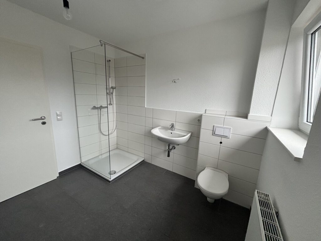 Toll geschnittene, renovierte 3-Zimmer-Wohnung im 2. OG mit ca. 83 m² Wohnfläche  und Balkon!