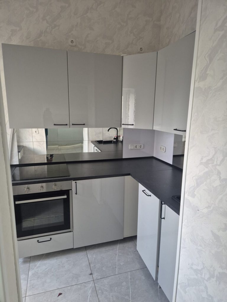 3-Familienhaus und Einfamilienhaus im Paket zu Verkaufen.