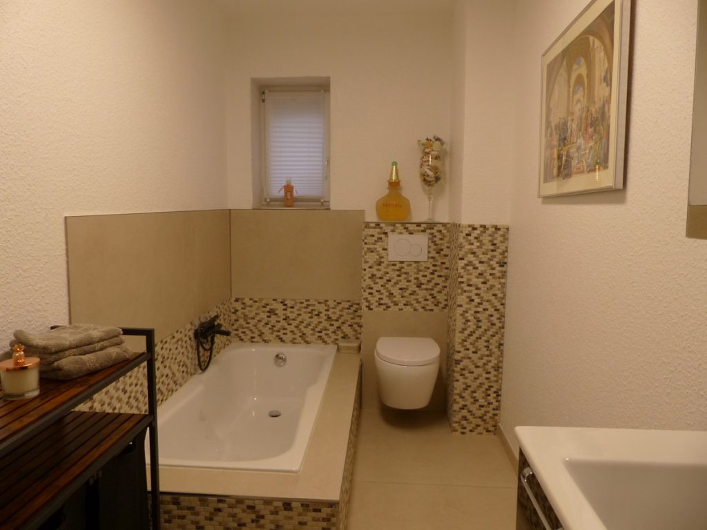 3-Familienhaus und Einfamilienhaus im Paket zu Verkaufen.