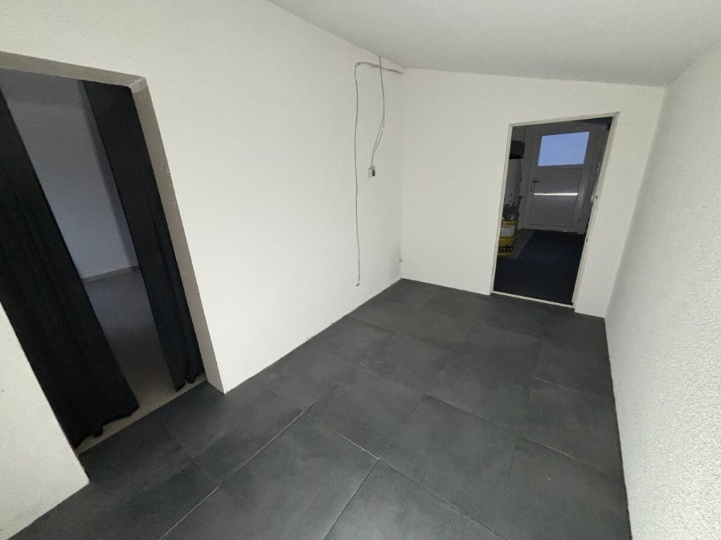 3-Familienhaus und Einfamilienhaus im Paket zu Verkaufen.