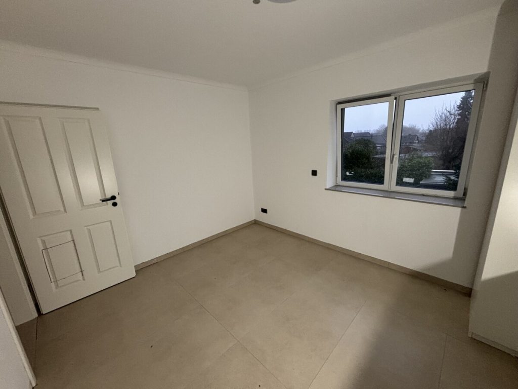 3-Familienhaus und Einfamilienhaus im Paket zu Verkaufen.