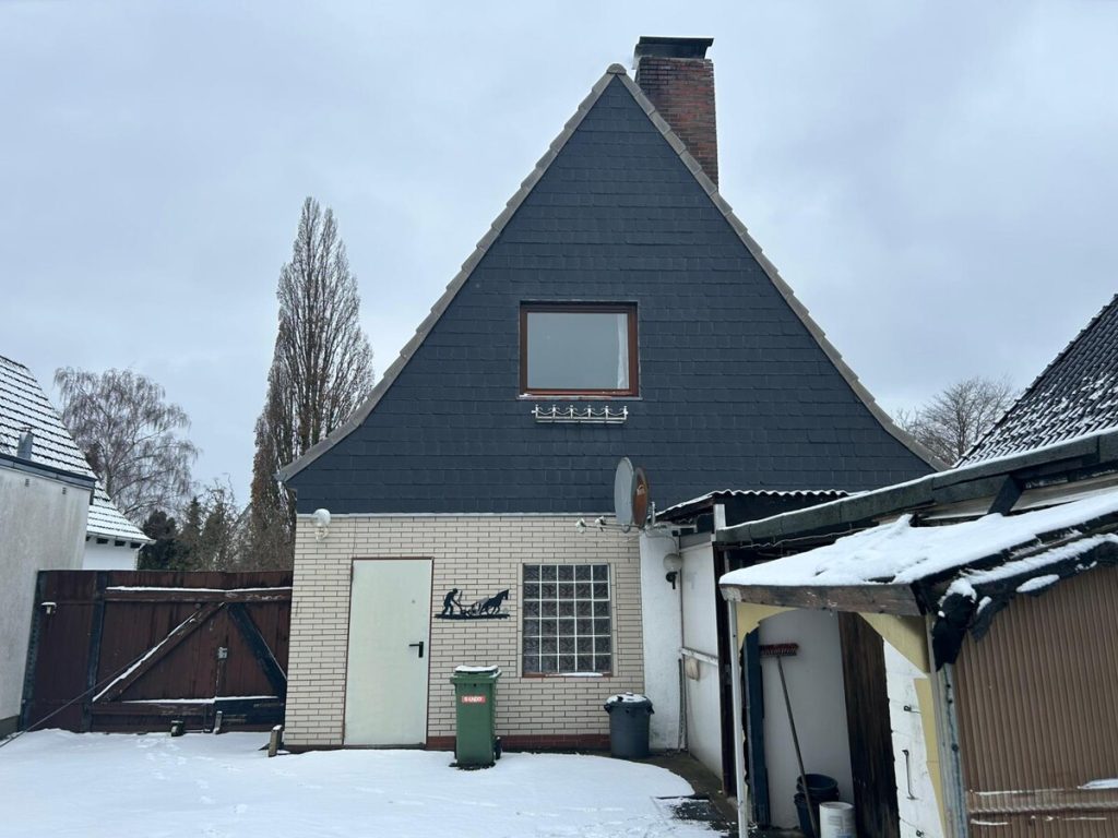 Sanierungsbedürftiges Einfamilienhaus in bester Lage in Tungendorf zu verkaufen!