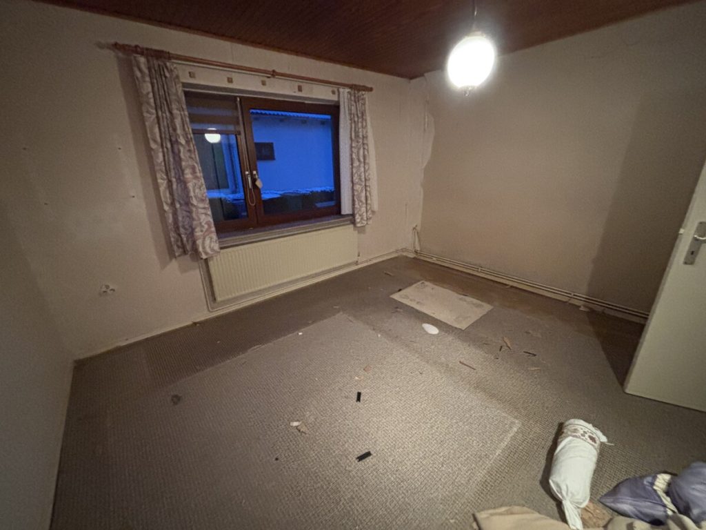 Sanierungsbedürftiges Einfamilienhaus in bester Lage in Tungendorf zu verkaufen!