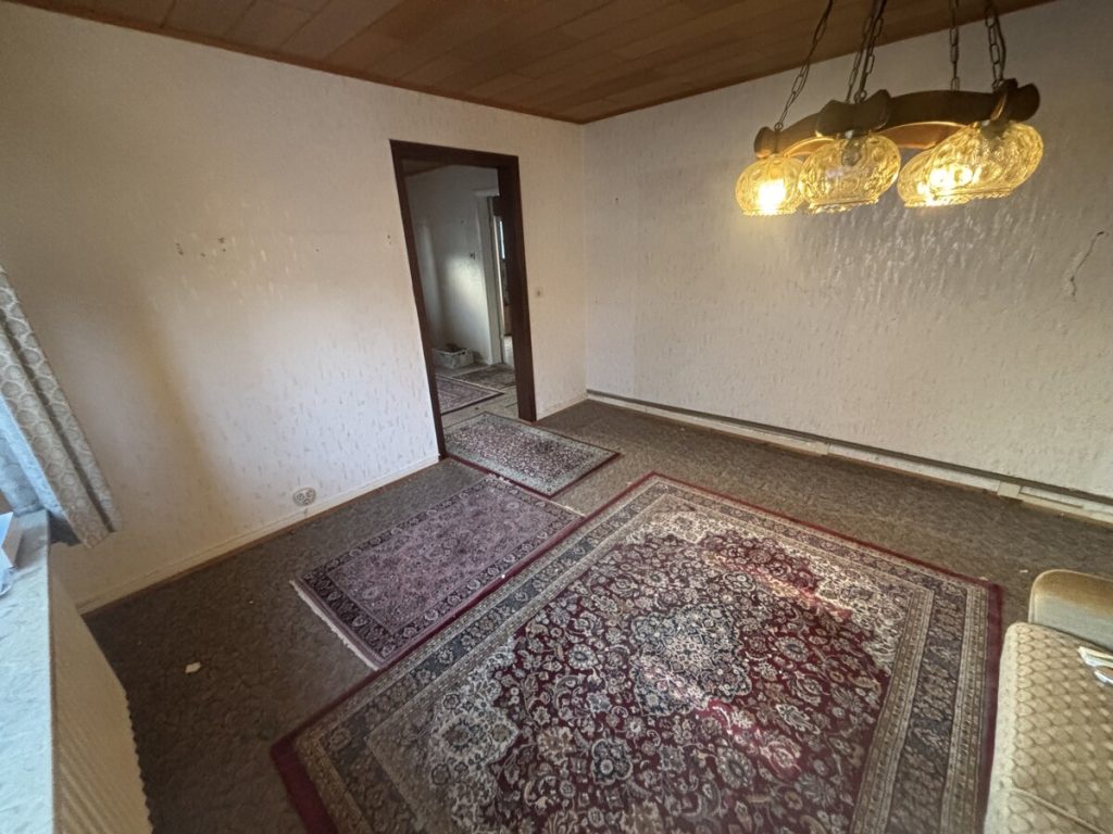 Sanierungsbedürftiges Einfamilienhaus in bester Lage in Tungendorf zu verkaufen!