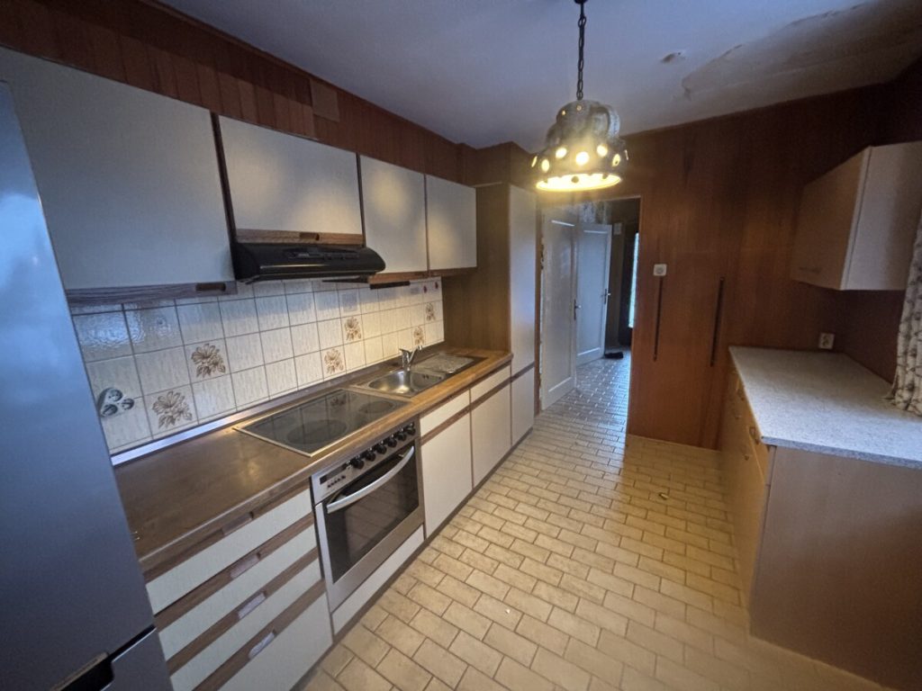 Sanierungsbedürftiges Einfamilienhaus in bester Lage in Tungendorf zu verkaufen!