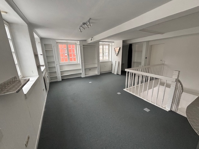 Kleines, attraktives Ladenlokal (2 Ebenen) in der Lütjenstraße/Mühlenbrücke zu sofort zu vermieten!