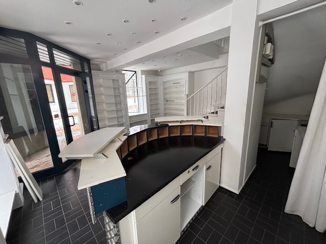 Kleines, attraktives Ladenlokal (2 Ebenen) in der Lütjenstraße/Mühlenbrücke zu sofort zu vermieten!