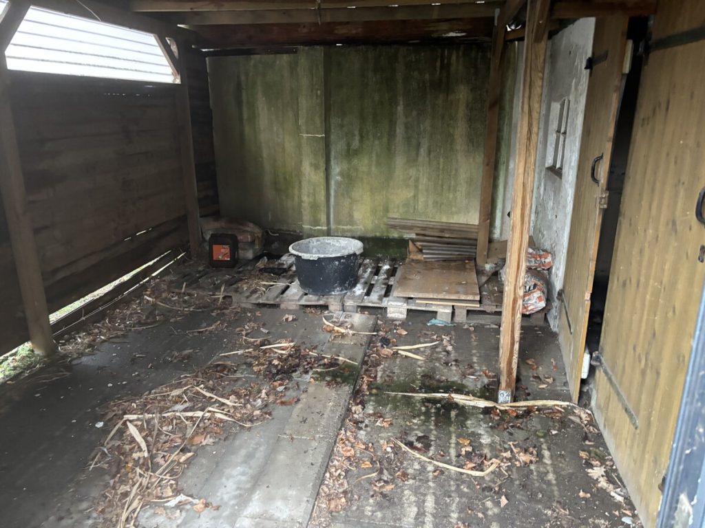 Entkerntes EInfamilienhaus zur umfangreichen Sanierung oder zum Abriss an der Plöner Str. zu kaufen!