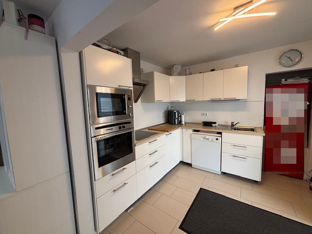 Zweifamilienhaus, teilsaniert in der Kieler Str. zu verkaufen! Ca. 130,00 und 49,00 m² Wohnfläche