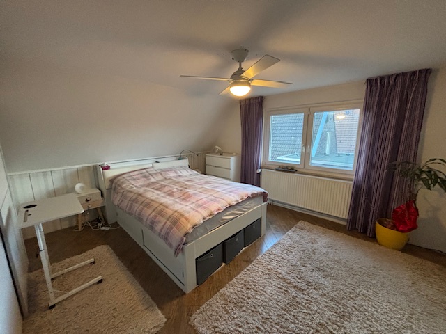 Zweifamilienhaus, teilsaniert in der Kieler Str. zu verkaufen! Ca. 130,00 und 49,00 m² Wohnfläche