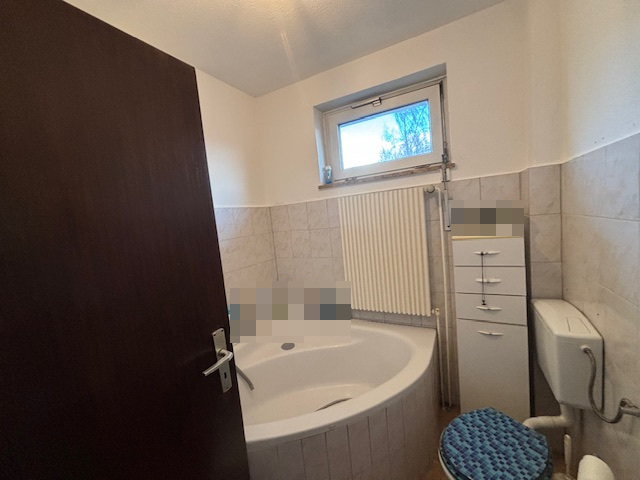 Zweifamilienhaus, teilsaniert in der Kieler Str. zu verkaufen! Ca. 130,00 und 49,00 m² Wohnfläche