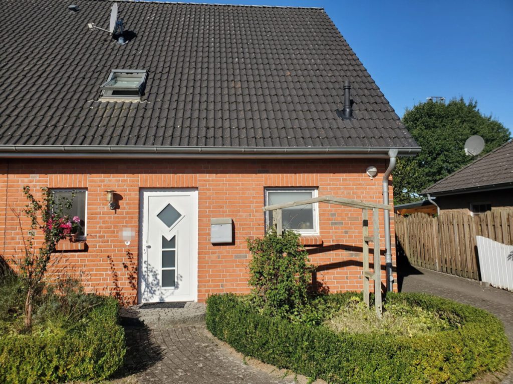 Gepflegte Doppelhaushälfte in ruhiger Lage  in Wittorf zu verkaufen — 4 Zimmer, ca. 108 m² WFL
