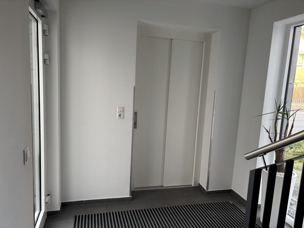 Hochwertige 2-Zimmer-Wohnung mit Balkon und moderner Ausstattung in Tungendorf zu mieten
