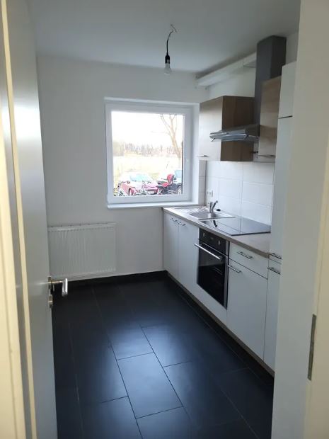 4-Zimmer-Wohnung mit Balkon im Erdgeschoss in der Störstr. 48 zu vermieten!