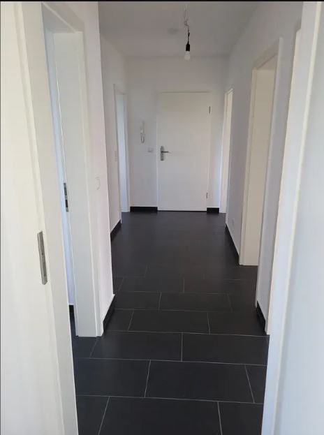 4-Zimmer-Wohnung mit Balkon im Erdgeschoss in der Störstr. 48 zu vermieten!