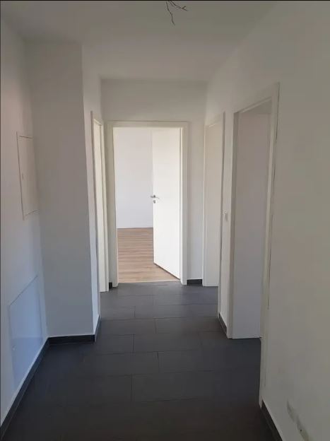 3-Zimmer-Wohnung mit Balkon im 2. OG in der Störstr. 46 zu vermieten!