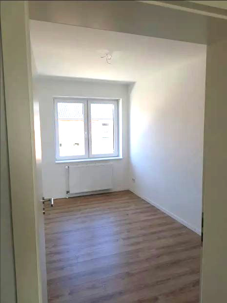 3-Zimmer-Wohnung mit Balkon im 2. OG in der Störstr. 46 zu vermieten!