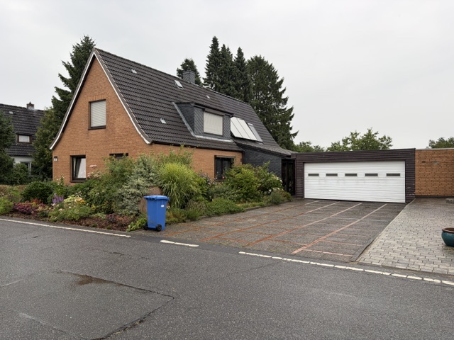Großzügiges Einfamilienhaus im beliebten Stadtteil Tungendorf zu verkaufen (ca. 170 m² Wohnfläche)!