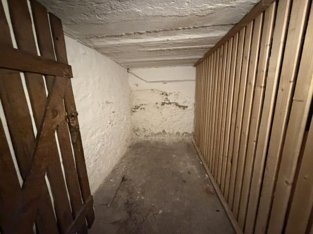 Renovierte 2-Zimmer-Wohnung in der Anscharstr. 27 zu vermieten.