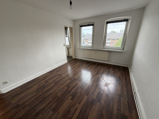 Renovierte 2-Zimmer-Wohnung in der Anscharstr. 27 zu vermieten.