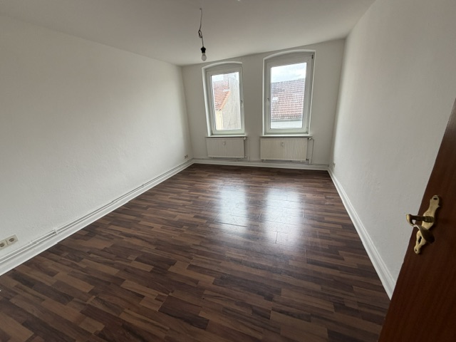 Renovierte 2-Zimmer-Wohnung in der Anscharstr. 27 zu vermieten.