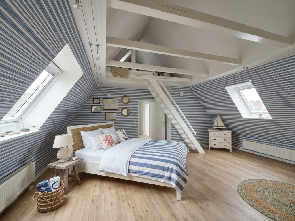 Helle & Moderne 2-Zimmer-Wohnung mit Balkon in der Fußgängerzone von Plön zu vermieten!