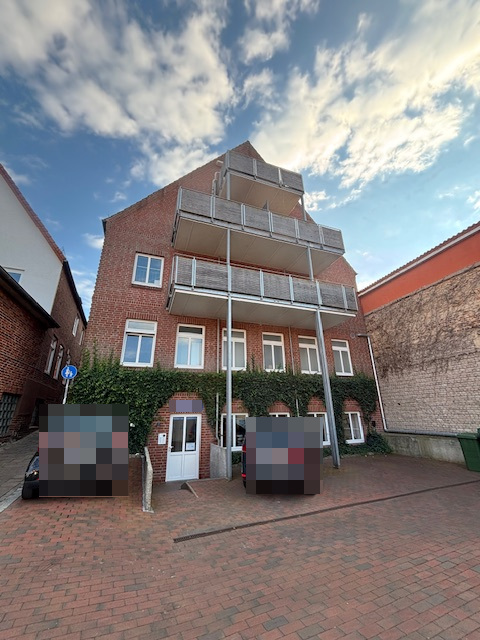 Helle & Moderne 2-Zimmer-Wohnung mit Balkon in der Fußgängerzone von Plön zu vermieten!