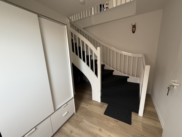 Helle & Moderne 2-Zimmer-Wohnung mit Balkon in der Fußgängerzone von Plön zu vermieten!